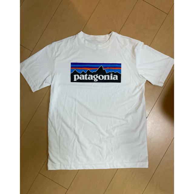 patagonia(パタゴニア)のパタゴニア　キャプリーン　Tシャツ　ボーイズXL キッズ/ベビー/マタニティのキッズ服男の子用(90cm~)(Tシャツ/カットソー)の商品写真
