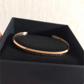 ダニエルウェリントン(Daniel Wellington)のDaniel Wellington バングル ローズゴールド 全品半額売り切り中(バングル/リストバンド)