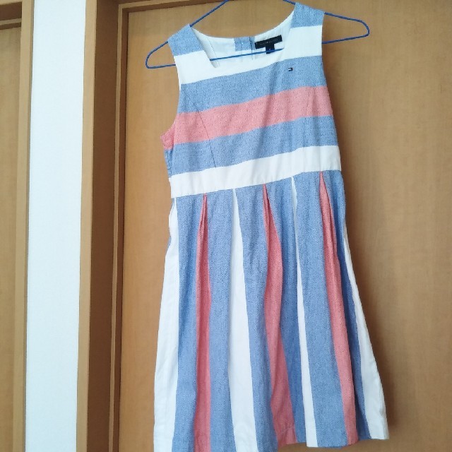 TOMMY HILFIGER(トミーヒルフィガー)のトミーフィルフィガーワンピース キッズ/ベビー/マタニティのキッズ服女の子用(90cm~)(ワンピース)の商品写真