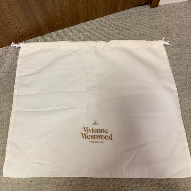 Vivienne Westwood(ヴィヴィアンウエストウッド)のVivienne Westwood 巾着2枚 エンタメ/ホビーのコレクション(ノベルティグッズ)の商品写真