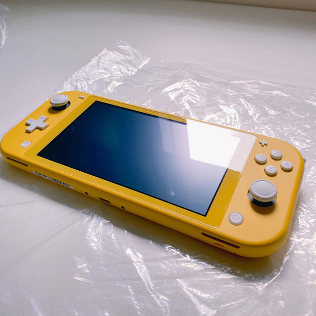 Nintendo Switch Lite イエローとあつまれどうぶつの森のセット Nintendo Switch Lite イエローとあつまれどうぶつの森のセット