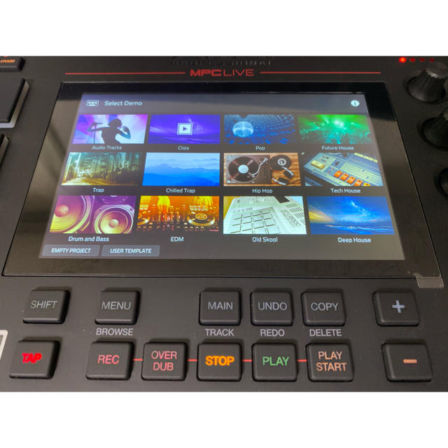 AKAI MPC LIVE 楽器のDTM/DAW(MIDIコントローラー)の商品写真