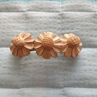 ヘアー アクセサリー フランス製 木製 お花 【バレッタ】 中古美品(バレッタ/ヘアクリップ)