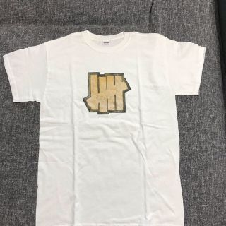 アンディフィーテッド(UNDEFEATED)のundfeated tシャツ Mサイズ(Tシャツ/カットソー(半袖/袖なし))