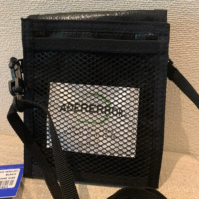 MAISON KITSUNE'(メゾンキツネ)のAder error 財布 ショルダーウォレット BLACK アーダーエラー メンズのファッション小物(折り財布)の商品写真