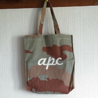 アーペーセー(A.P.C)のa.p.c カモフラージュ柄キャンバストート(トートバッグ)