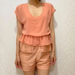 ドレスレイブ(DRESSLAVE)のDRESSLAVE サーモンピンク　デザインサロペット(オールインワン)