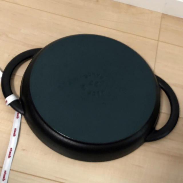 STAUB(ストウブ)の【staub】ストウブ ピュアグリル ラウンド 22cm  インテリア/住まい/日用品のキッチン/食器(鍋/フライパン)の商品写真