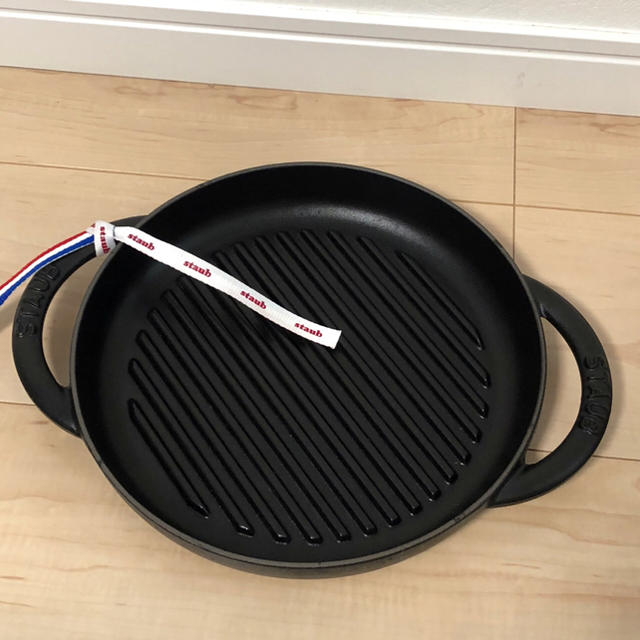 STAUB(ストウブ)の【staub】ストウブ ピュアグリル ラウンド 22cm  インテリア/住まい/日用品のキッチン/食器(鍋/フライパン)の商品写真