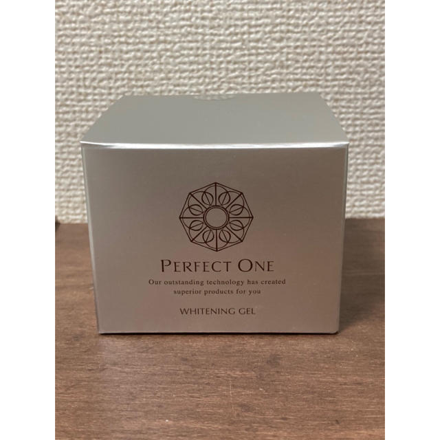 PERFECT ONE(パーフェクトワン)のパーフェクトワン 薬用ホワイトニングジェル 75g×4 コスメ/美容のスキンケア/基礎化粧品(オールインワン化粧品)の商品写真