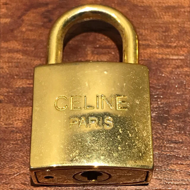 CEFINE(セフィーヌ)のCELINE セリーヌ　ヴィンテージ　パドロック　ネームタグ　セット　used レディースのバッグ(ハンドバッグ)の商品写真