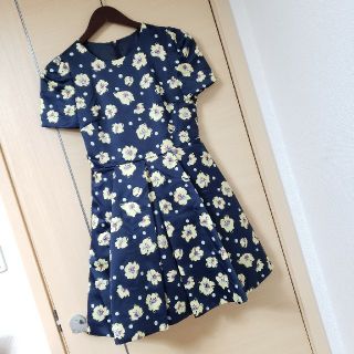 ジルスチュアート(JILLSTUART)の美品 JILLSTUART 花柄フレアーワンピース(ひざ丈ワンピース)