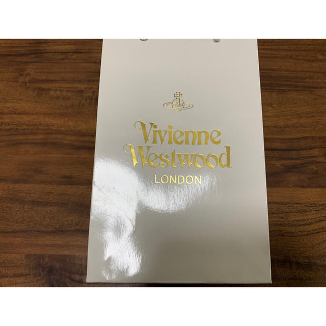 Vivienne Westwood(ヴィヴィアンウエストウッド)のVivienne 財布 白 黒 プレゼントにも！ レディースのファッション小物(財布)の商品写真