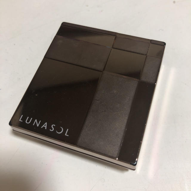 LUNASOL(ルナソル)のルナソル　プレストパウダーコンパクト コスメ/美容のベースメイク/化粧品(フェイスパウダー)の商品写真
