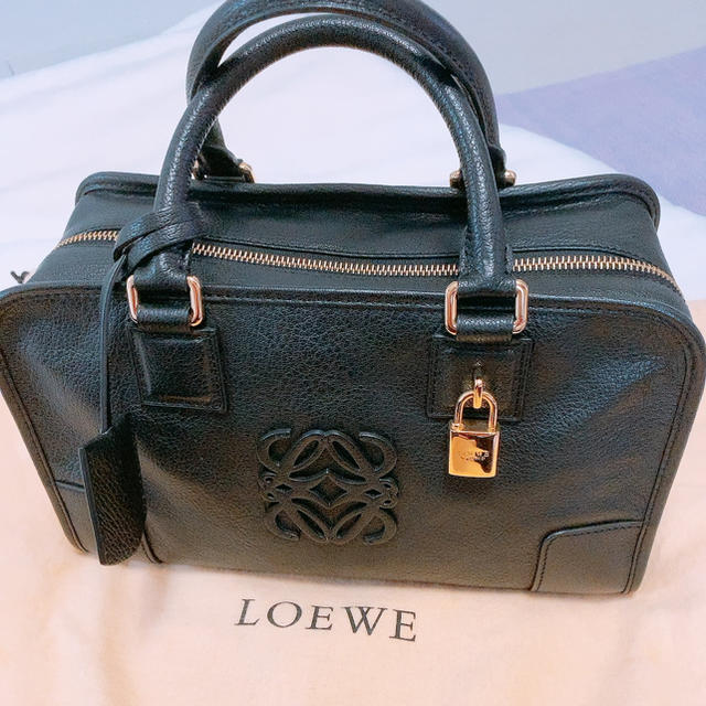 LOEWE - 極美品　ロエベ　Loewe  アマソナ 28 黒　ロゴ大