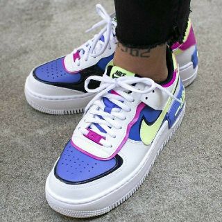 ナイキ エナメル(イエロー/黄色系)の通販 46点 | NIKEを買うならラクマ