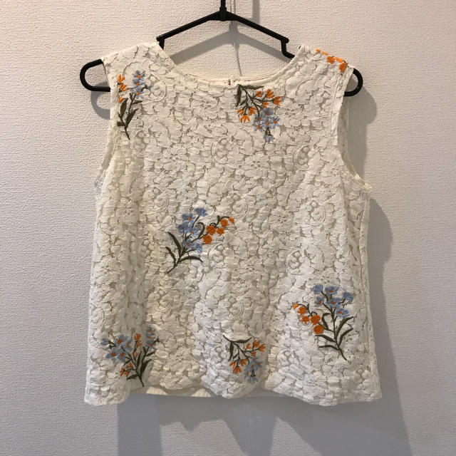 Khaju(カージュ)のkhaju フラワー刺繍ブラウス レディースのトップス(Tシャツ(半袖/袖なし))の商品写真