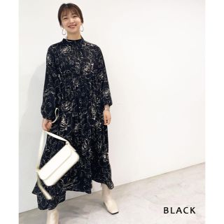 ザラ(ZARA)のbasement フラワーティアードワンピース(ロングワンピース/マキシワンピース)