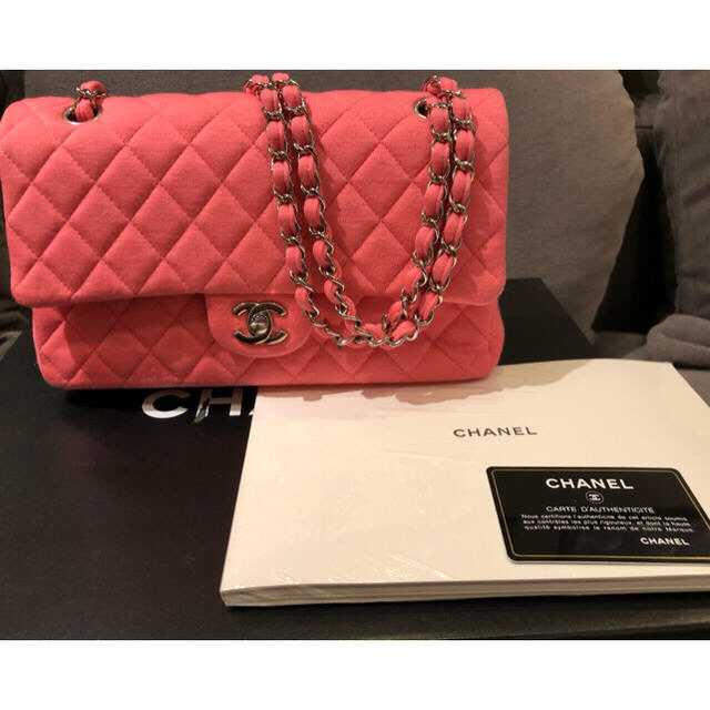 CHANEL(シャネル)のmaron様専用CHANELマトラッセ⭐︎コットンジャージ　ピンク　Wチェーン レディースのバッグ(ショルダーバッグ)の商品写真