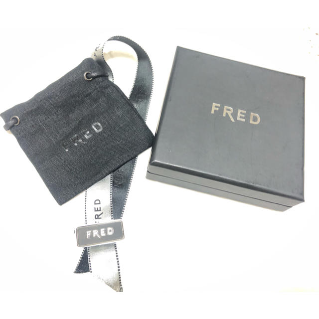 FRED(フレッド)のフレッド 巾着 箱 リボン 小物入れ 未使用 ジュエリーケース レディースのファッション小物(ポーチ)の商品写真
