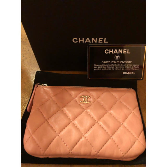 CHANEL ポーチ　ゴールドCCロゴファッション小物