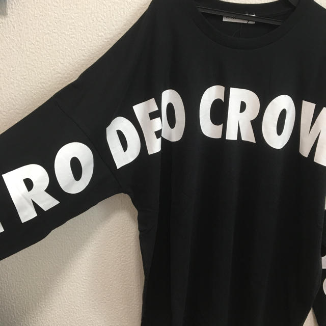 RODEO CROWNS WIDE BOWL(ロデオクラウンズワイドボウル)のロデオクラウンズ  ロゴロングスリーブ Tシャツ レディースのトップス(Tシャツ(長袖/七分))の商品写真