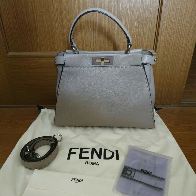 FENDIピーカブーセレリア