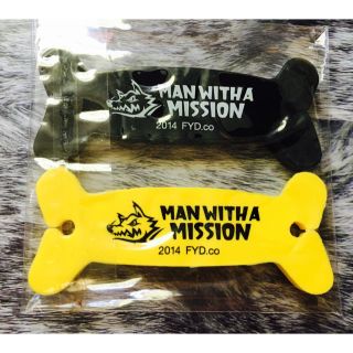 マンウィズアミッション(MAN WITH A MISSION)のMAN WITH A MISSION イヤホンコードホルダー ブラック&イエロー(ミュージシャン)