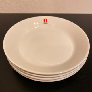 イッタラ(iittala)の新品　イッタラ ティーマ 15cm 4枚　ホワイト iittala Teema(食器)