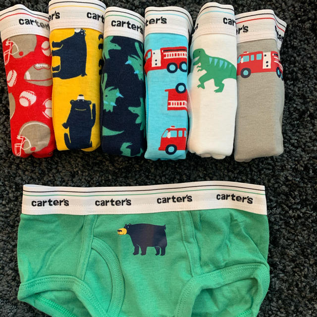 carter's(カーターズ)のcarter's 7枚セットカーターズ　 ブリーフ キッズ/ベビー/マタニティのキッズ服男の子用(90cm~)(下着)の商品写真