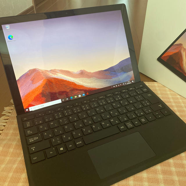 Microsoft(マイクロソフト)のMicrosoft Surface pro 7 PUV-00027 スマホ/家電/カメラのPC/タブレット(タブレット)の商品写真