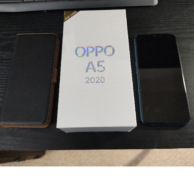 OPPO A5 2020 8月29日購入 rakuten ケース付き　ほぼ新品 スマホ/家電/カメラのスマートフォン/携帯電話(スマートフォン本体)の商品写真