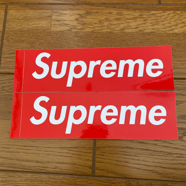 Supreme(シュプリーム)のシュプリーム Supreme ステッカー 2枚 ハンドメイドの文具/ステーショナリー(しおり/ステッカー)の商品写真