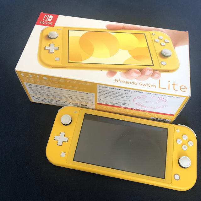 最安値挑戦 美品 ニンテンドー Switch Lite イエロー(税込) | rachmian.com