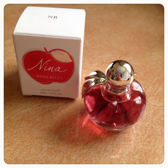 NINA RICCI(ニナリッチ)のミニ香水２点セットor商品のおまけ その他のその他(その他)の商品写真