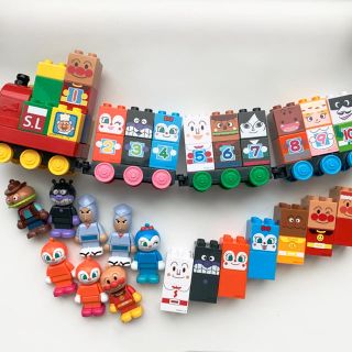 バンダイ(BANDAI)のアンパンマンブロックラボSLマンと数字ブロックブロックラボスイングなど特別セット(積み木/ブロック)