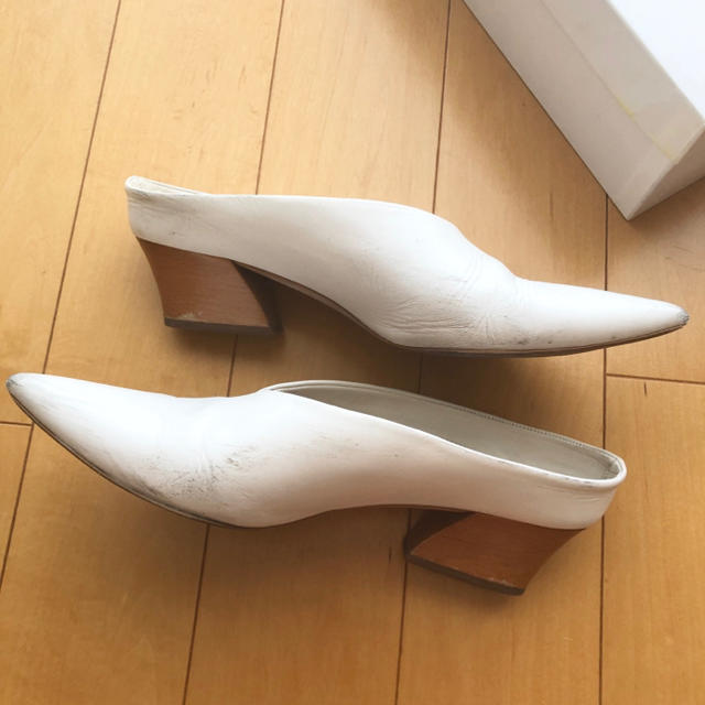 ZARA(ザラ)の限定 SALE⭐︎ZARA ホワイト　ミュール　レザー レディースの靴/シューズ(ミュール)の商品写真