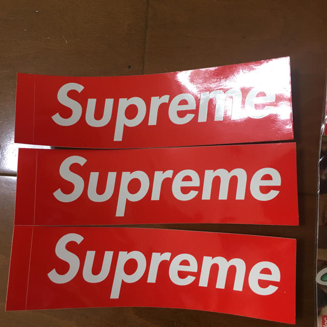 Supreme(シュプリーム)のSupreme ステッカー 自動車/バイクのバイク(ステッカー)の商品写真