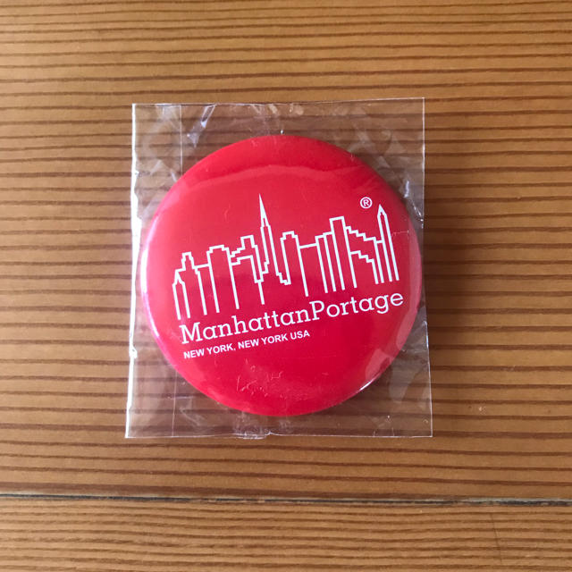 Manhattan Portage(マンハッタンポーテージ)の新品 マンハッタンポーテージ 非売品 缶バッジ エンタメ/ホビーのアニメグッズ(バッジ/ピンバッジ)の商品写真