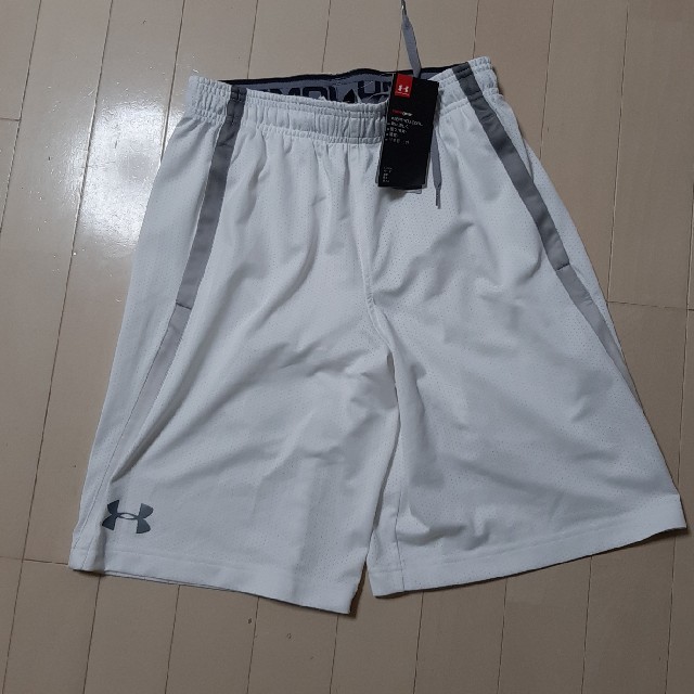 UNDER ARMOUR(アンダーアーマー)のUNDER ARMOUR ハーフパンツ　Sサイズ　アンダーアーマー メンズのパンツ(ショートパンツ)の商品写真