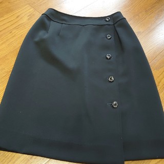 クレージュ(Courreges)の「クレージュ」黒巻きスカートです。(ひざ丈スカート)