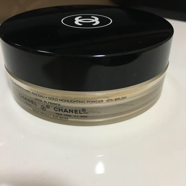 CHANEL(シャネル)のCHANELフェイス＆ボディパウダー コスメ/美容のボディケア(その他)の商品写真