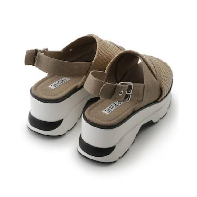 SNIDEL(スナイデル)のスニーカーソールサンダル　ベージュサイズS新品🧸 レディースの靴/シューズ(サンダル)の商品写真
