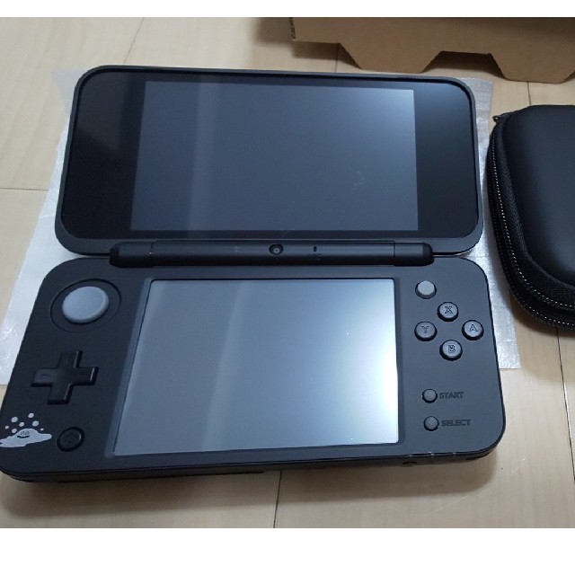 ニンテンドー2DS(ニンテンドー2DS)のNintendo 2DS LL 【はぐれメタルエディション】 エンタメ/ホビーのゲームソフト/ゲーム機本体(家庭用ゲーム機本体)の商品写真