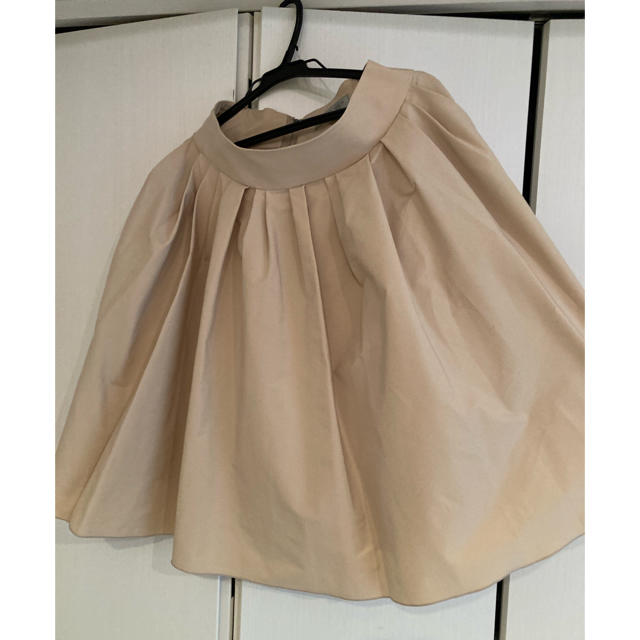 M-premier(エムプルミエ)のMプルミエ☆ベージュスカート レディースのスカート(ひざ丈スカート)の商品写真