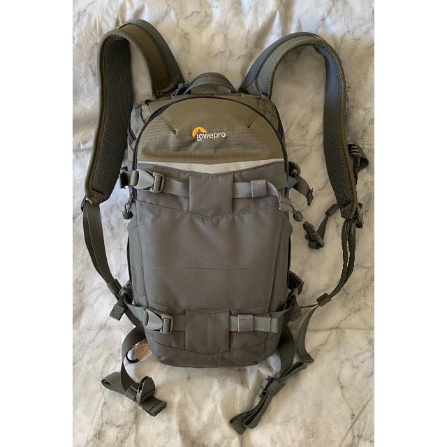 Lowepro カメラリュック 20%off BP 250AW  ダークグリーン