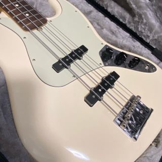 フェンダー(Fender)のFender American professional jazz bass(エレキベース)