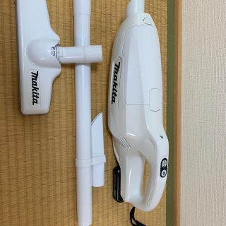 マキタ(Makita)のmakita 掃除機 CL107FD(掃除機)