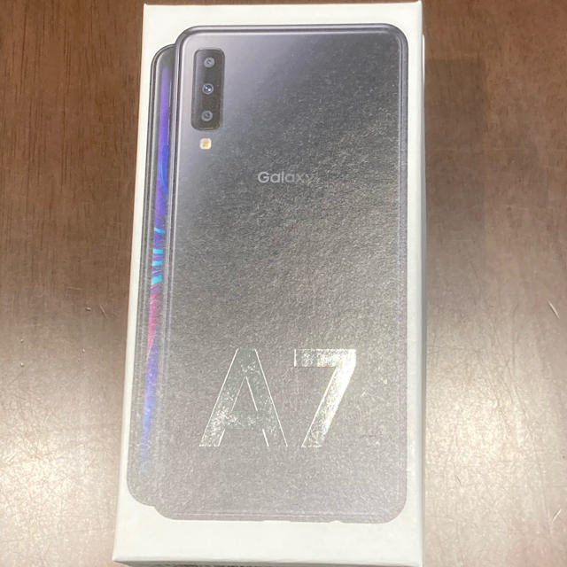 スマートフォン/携帯電話Galaxy A7 本体　美品