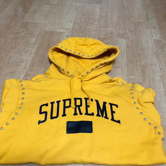 Supreme(シュプリーム)のSupreme 18FW  Studded Hooded Sweatshirt メンズのトップス(パーカー)の商品写真